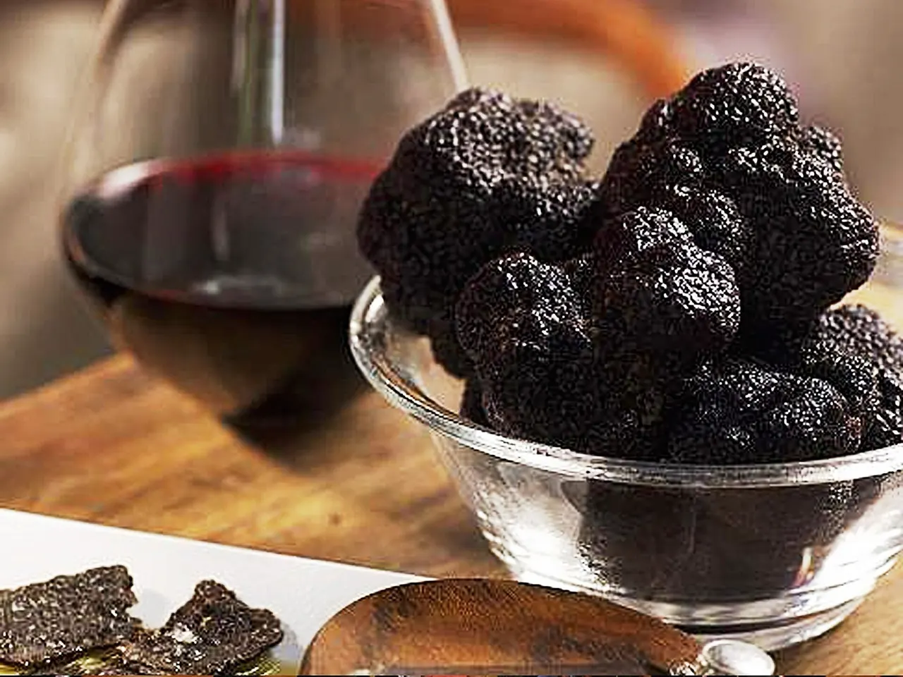 Summer truffle and a chef at your hotel, Luberon